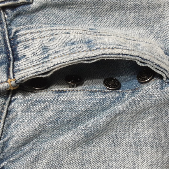 WeThe Free Women's 28 High Rise Distress Short ( Sold Separately ) - Picture 8 of 10